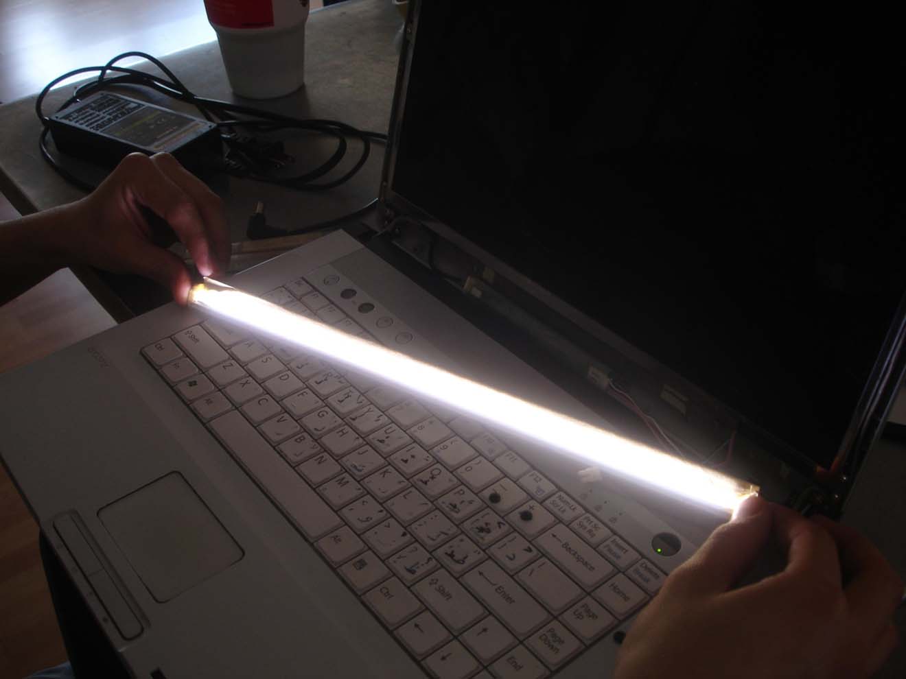 Замена и ремонт подсветки экрана ноутбука в Витебске